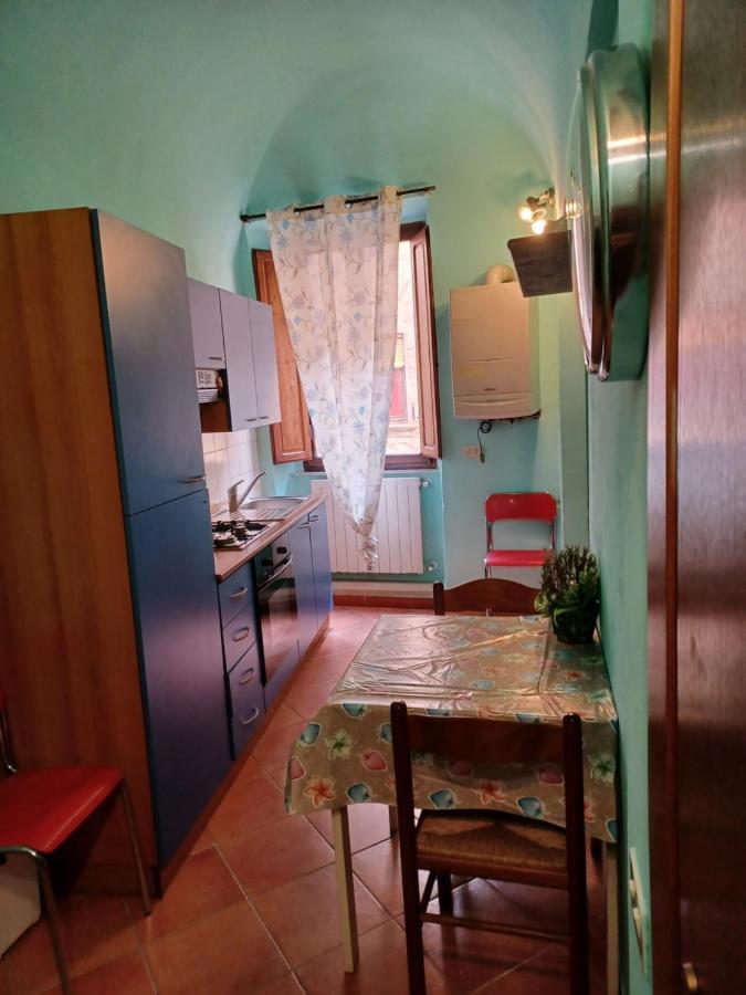 Via Delle Prigioni,17 Apartment Volterra Bagian luar foto