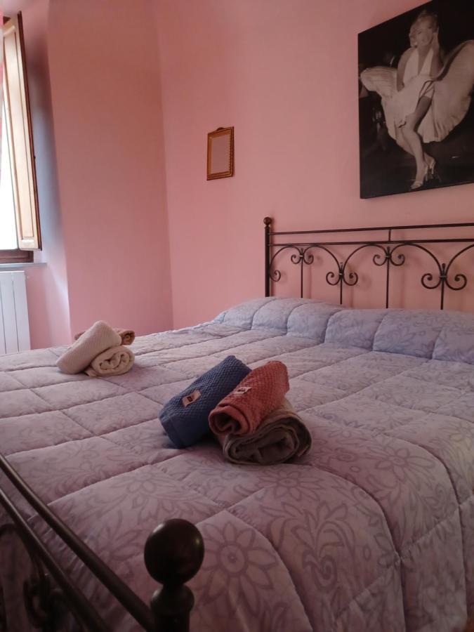 Via Delle Prigioni,17 Apartment Volterra Bagian luar foto